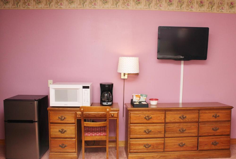 Economy King Room interior